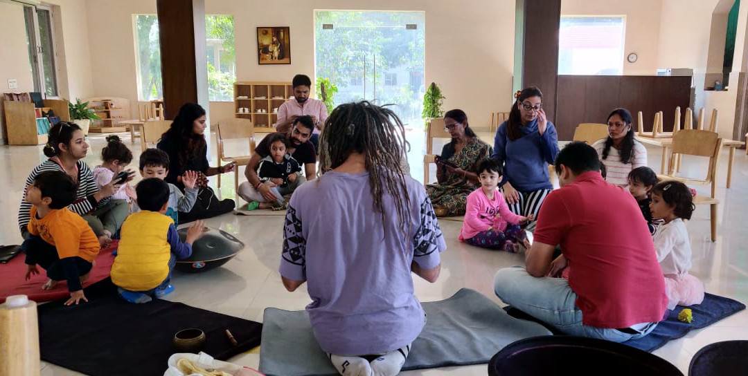 ATELIER PERCUSSIONS ENFANTS – PARENTS, NEW DELHI, INDE, dec 2019.